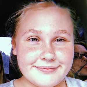 Meet your Posher, Lora